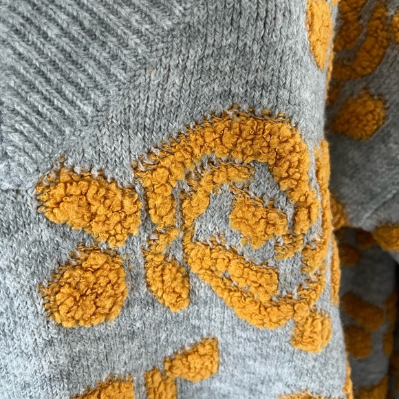 Tribal/ Knit V- neck Sweater/ Mustard yellow florals with grey/ Size US XL - Picture 3 of 8